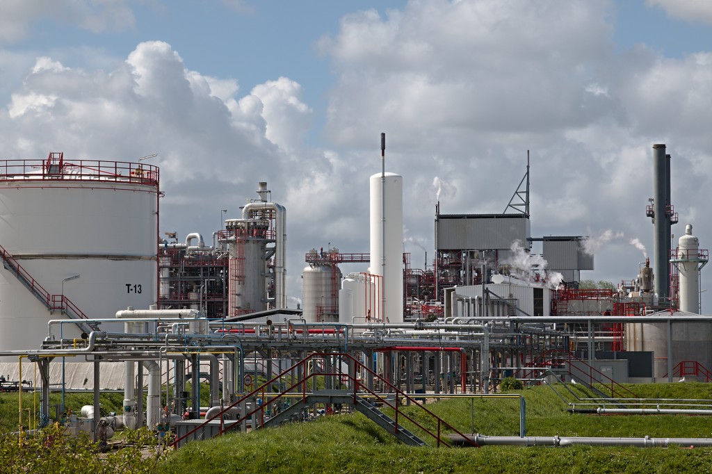 industrie europoort botlek rotterdam hdr haven industriegebied centrale maasvlakte energie raffinaderij fabriek chemie plant tata steel economie technologie techniek opslag overslag